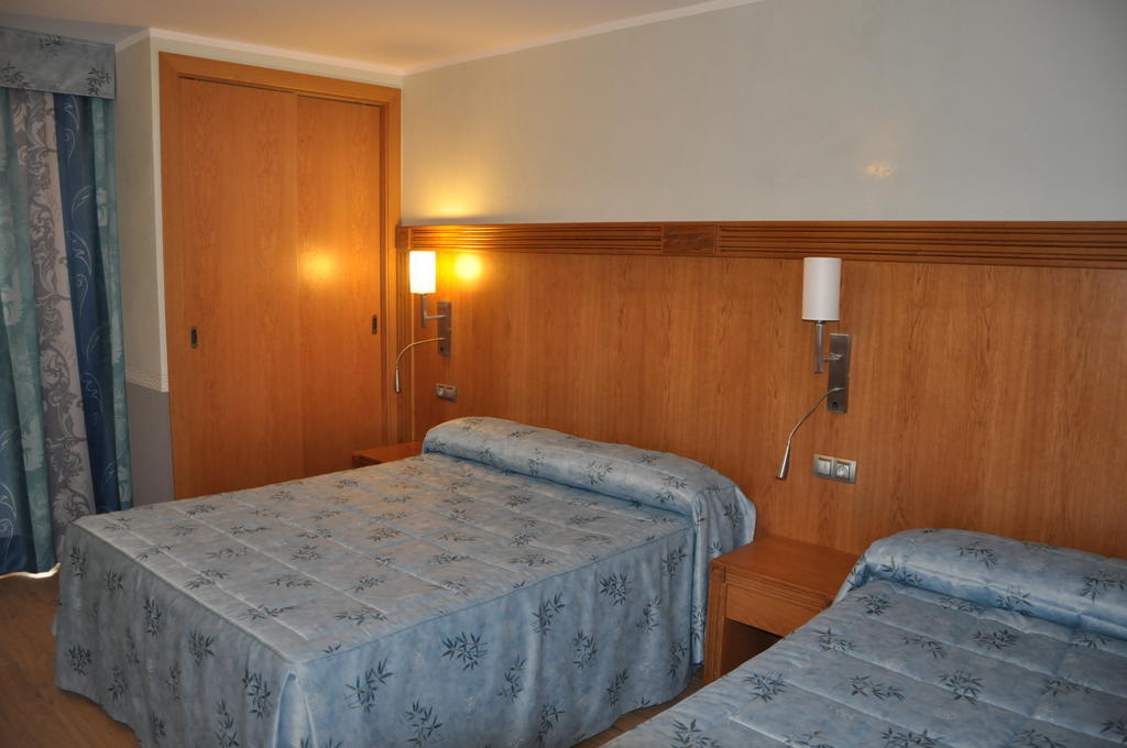 Hostal La Font Os de Civís Cameră foto