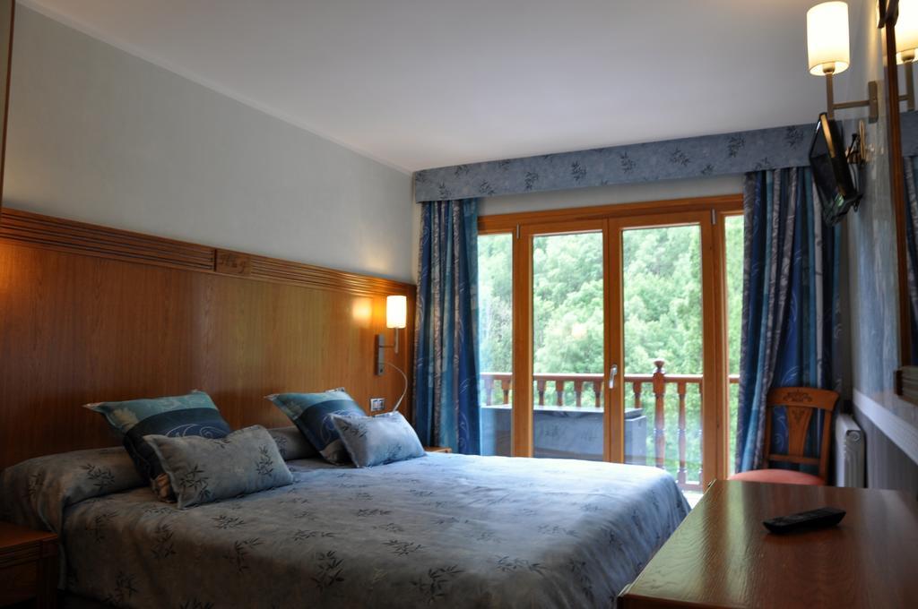 Hostal La Font Os de Civís Cameră foto