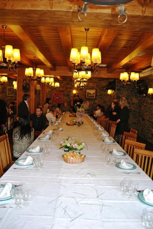 Hostal La Font Os de Civís Exterior foto